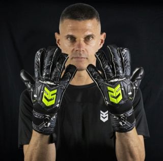 #newgloves Kiev’12 Black Pro (model 2025) ⭐️ odnímateľná výstuž prstov 🧤kombinácia kvality, odolnosti a pohodlia 🧤dlaň...